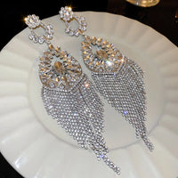 Brincos com Flores e Franjas de Strass para Mulheres - Elegância e Personalidade