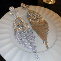 Brincos com Flores e Franjas de Strass para Mulheres - Elegância e Personalidade