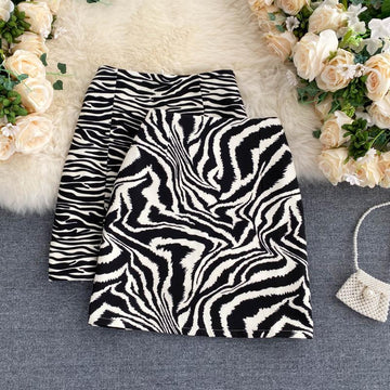 Saia mini feminina com estampa de zebra